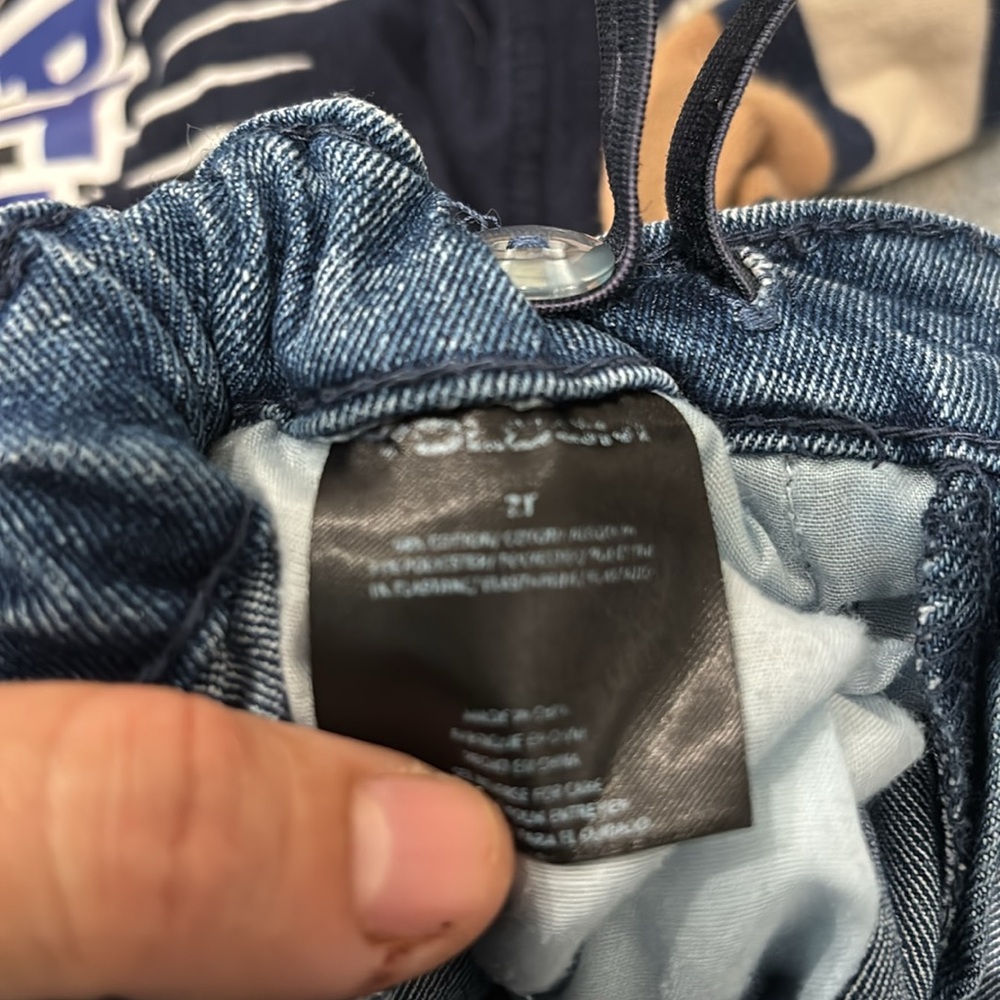 2T Volcom Jeans - Picture 5 of 5